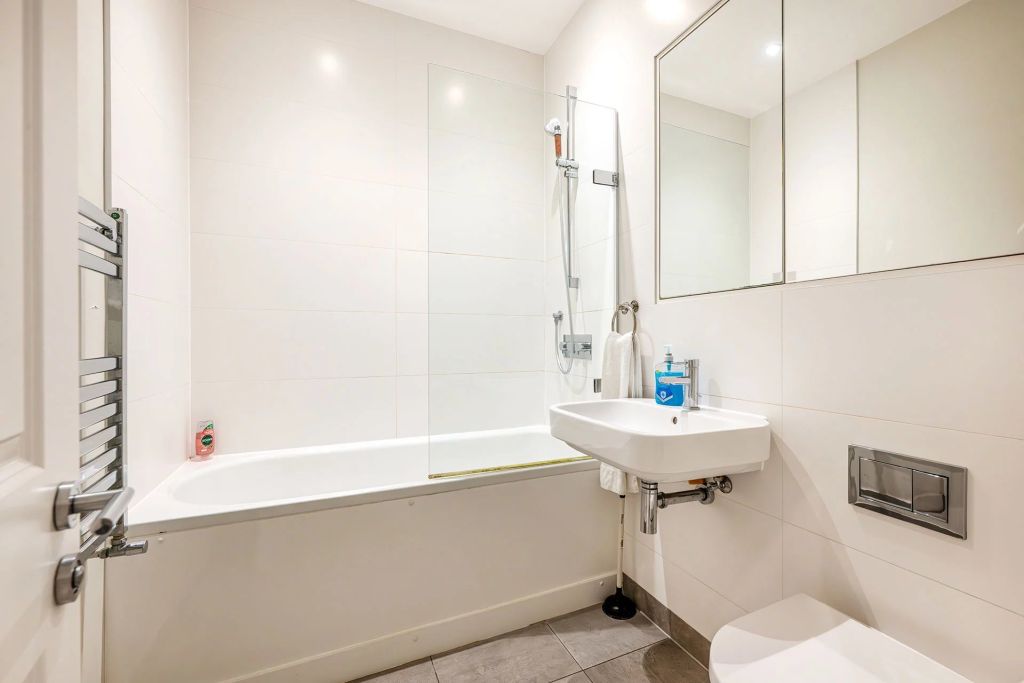 Elegant triplex maisonette on North Row