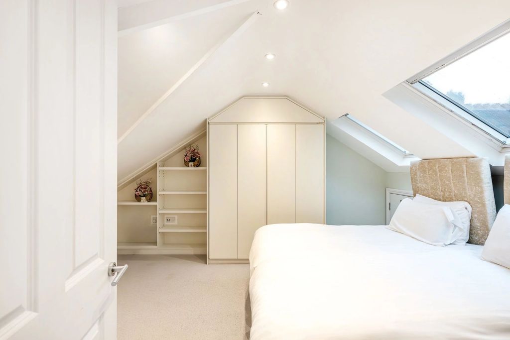 Elegant triplex maisonette on North Row