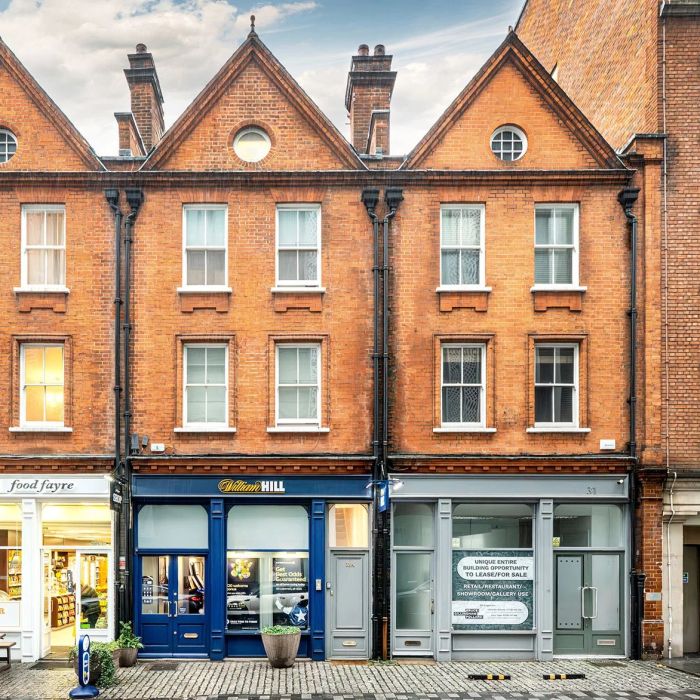Elegant triplex maisonette on North Row