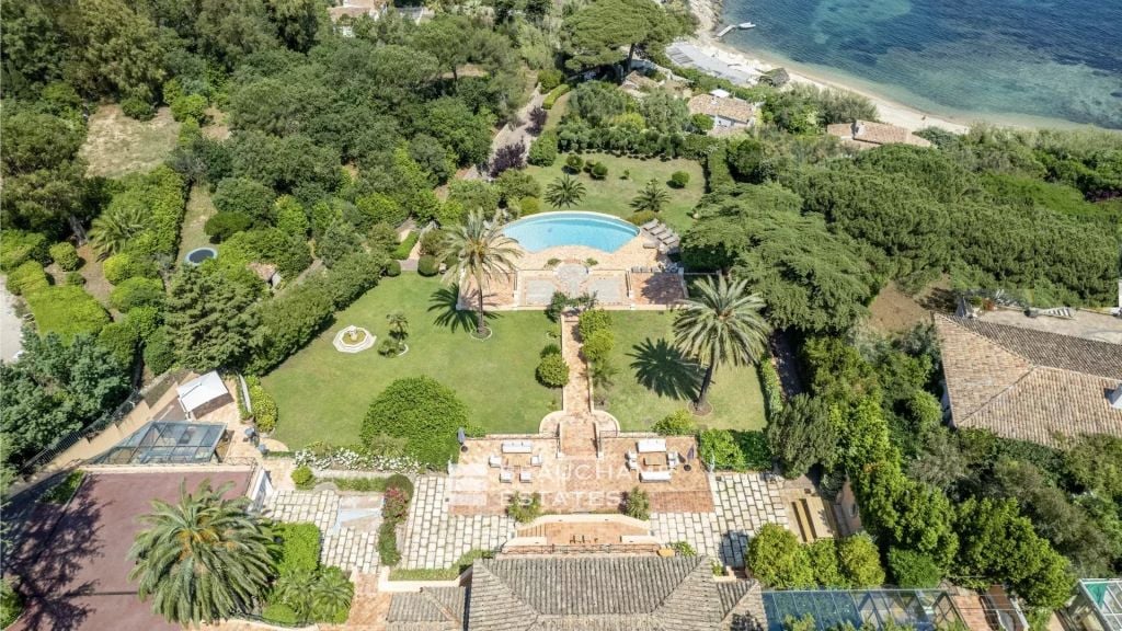 Exceptional Bastide for Rent – Private Domain of Les Graniers in the heart of Saint-Tropez