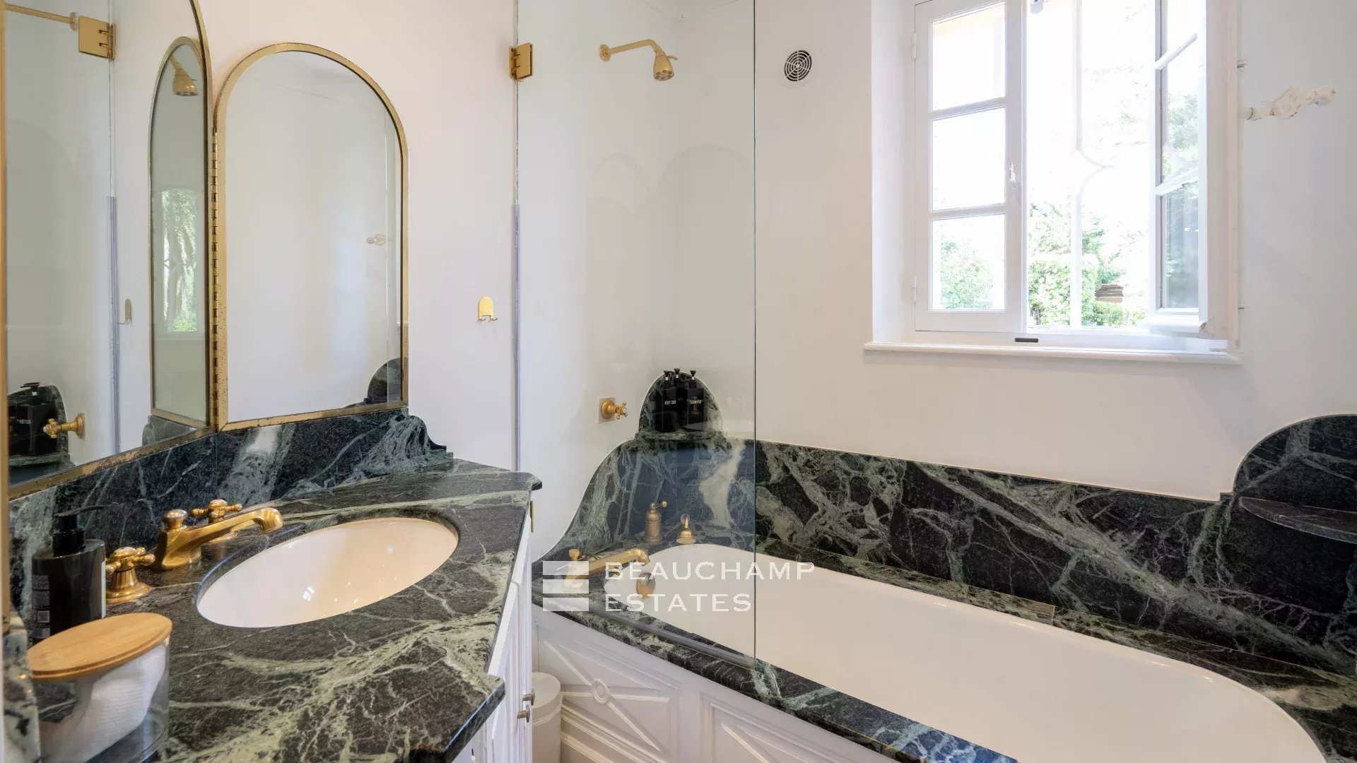Exceptional Bastide for Rent – Private Domain of Les Graniers in the heart of Saint-Tropez Exceptional Bastide for Rent – Private Domain of Les Graniers in the heart of Saint-Tropez