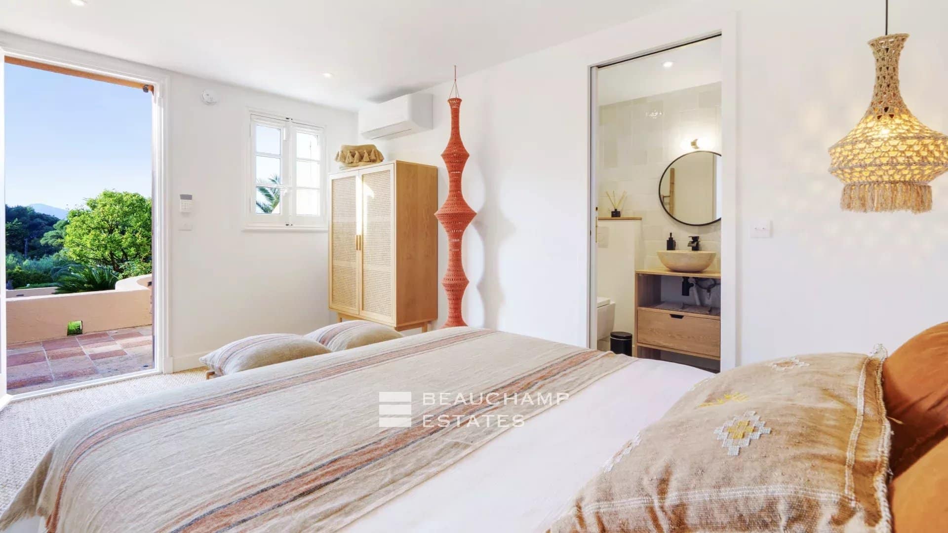 Exceptional Bastide for Rent – Private Domain of Les Graniers in the heart of Saint-Tropez Exceptional Bastide for Rent – Private Domain of Les Graniers in the heart of Saint-Tropez