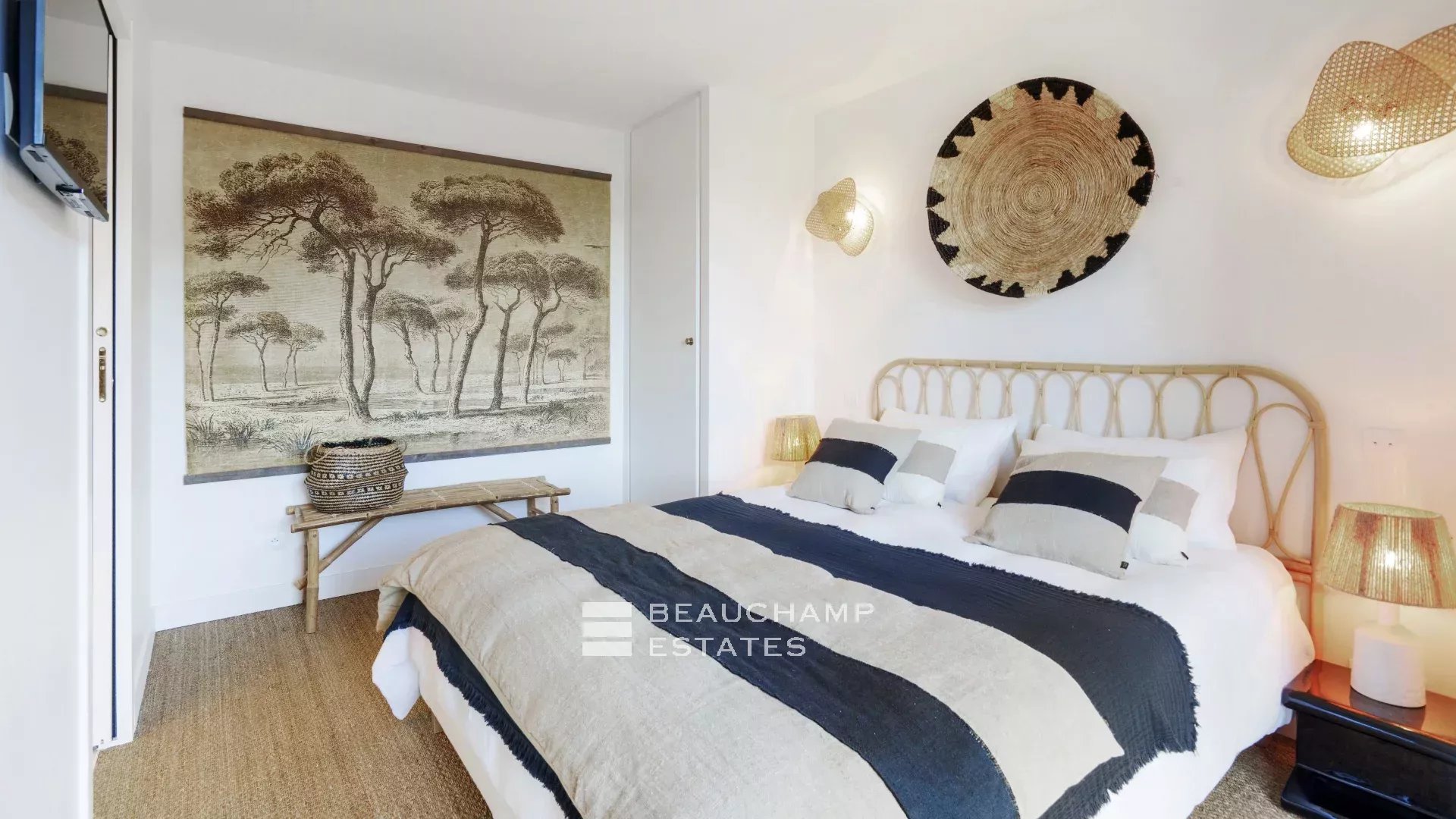 Exceptional Bastide for Rent – Private Domain of Les Graniers in the heart of Saint-Tropez Exceptional Bastide for Rent – Private Domain of Les Graniers in the heart of Saint-Tropez