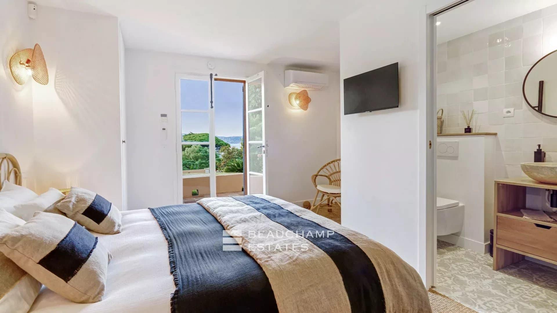 Exceptional Bastide for Rent – Private Domain of Les Graniers in the heart of Saint-Tropez Exceptional Bastide for Rent – Private Domain of Les Graniers in the heart of Saint-Tropez