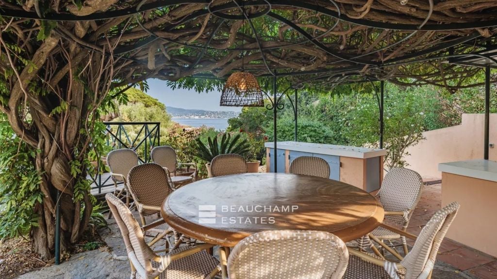 Exceptional Bastide for Rent – Private Domain of Les Graniers in the heart of Saint-Tropez