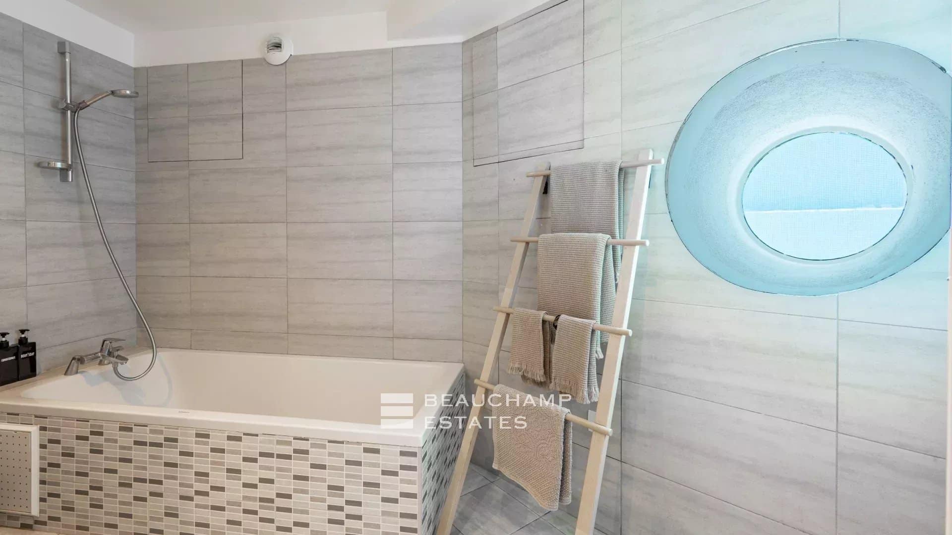 Exceptional Bastide for Rent – Private Domain of Les Graniers in the heart of Saint-Tropez Exceptional Bastide for Rent – Private Domain of Les Graniers in the heart of Saint-Tropez