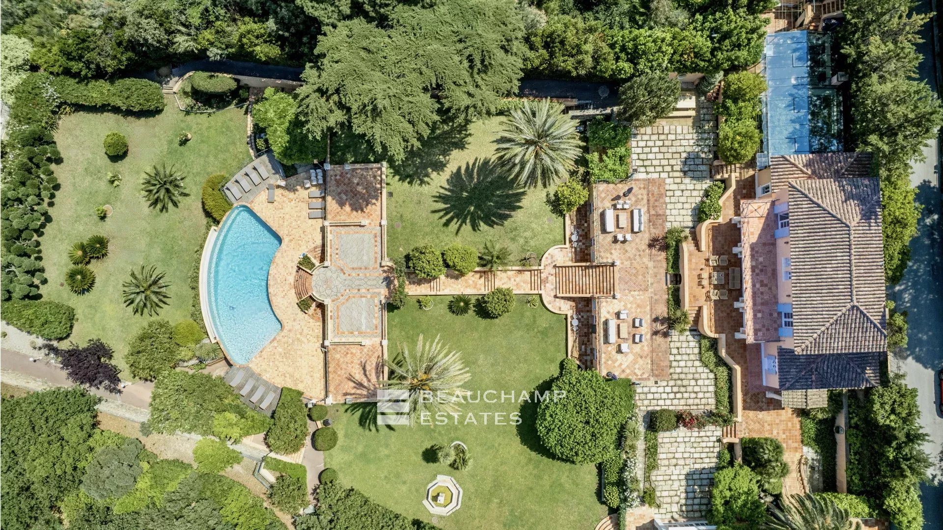 Exceptional Bastide for Rent – Private Domain of Les Graniers in the heart of Saint-Tropez Exceptional Bastide for Rent – Private Domain of Les Graniers in the heart of Saint-Tropez