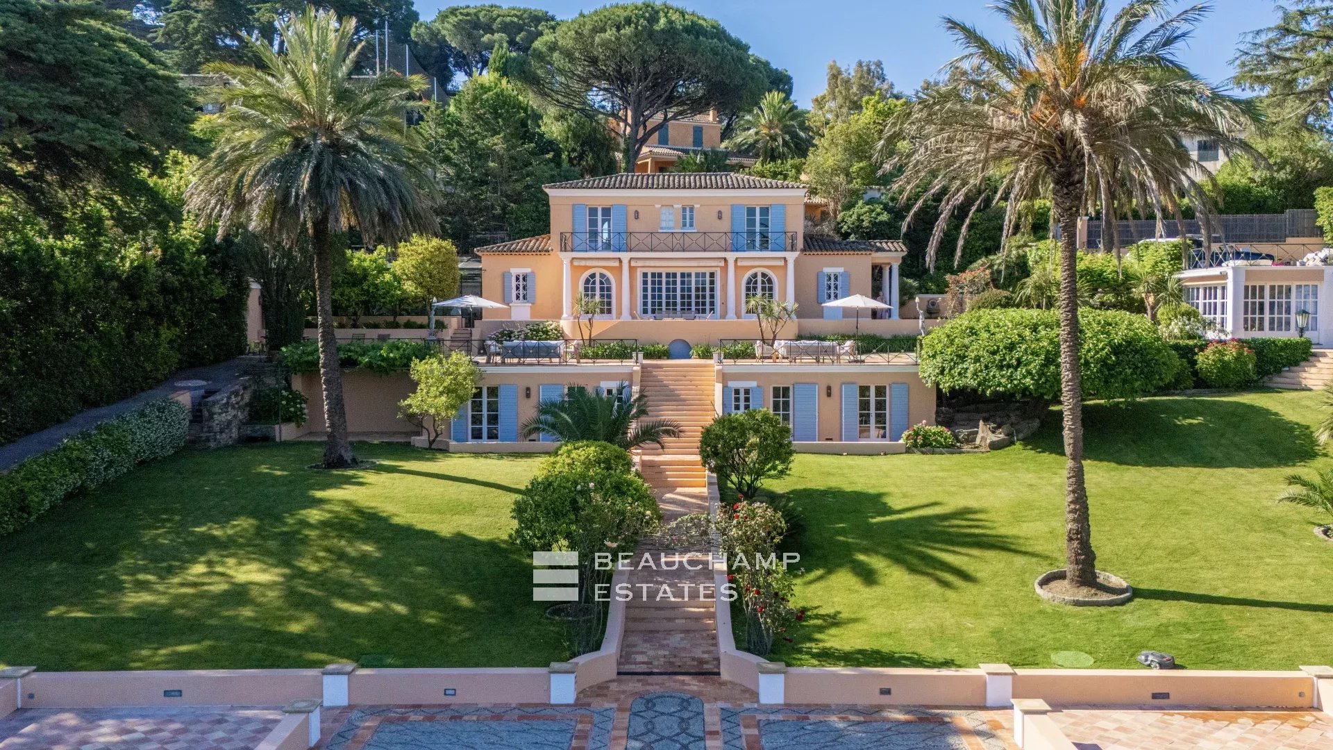 Exceptional Bastide for Rent – Private Domain of Les Graniers in the heart of Saint-Tropez Exceptional Bastide for Rent – Private Domain of Les Graniers in the heart of Saint-Tropez