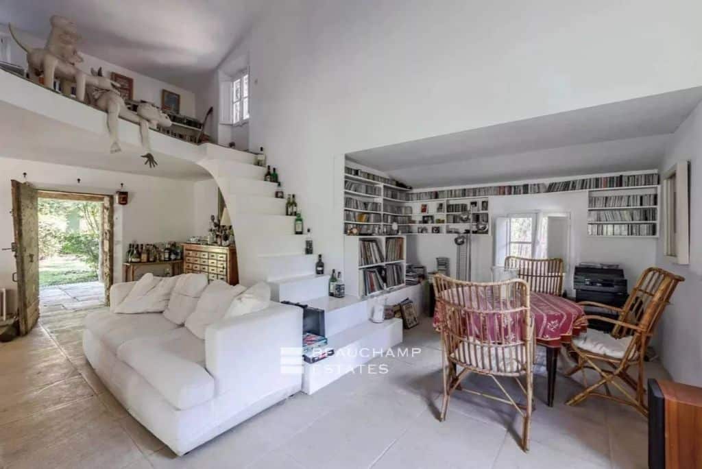 Exceptional character property – Charm, authenticity and serenity