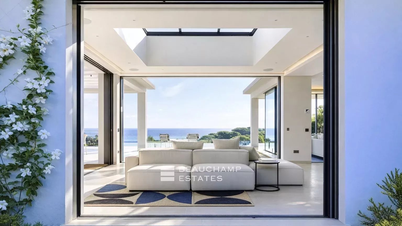 Exceptional contemporary property in the heart of a private domain Exceptional contemporary property in the heart of a private domain