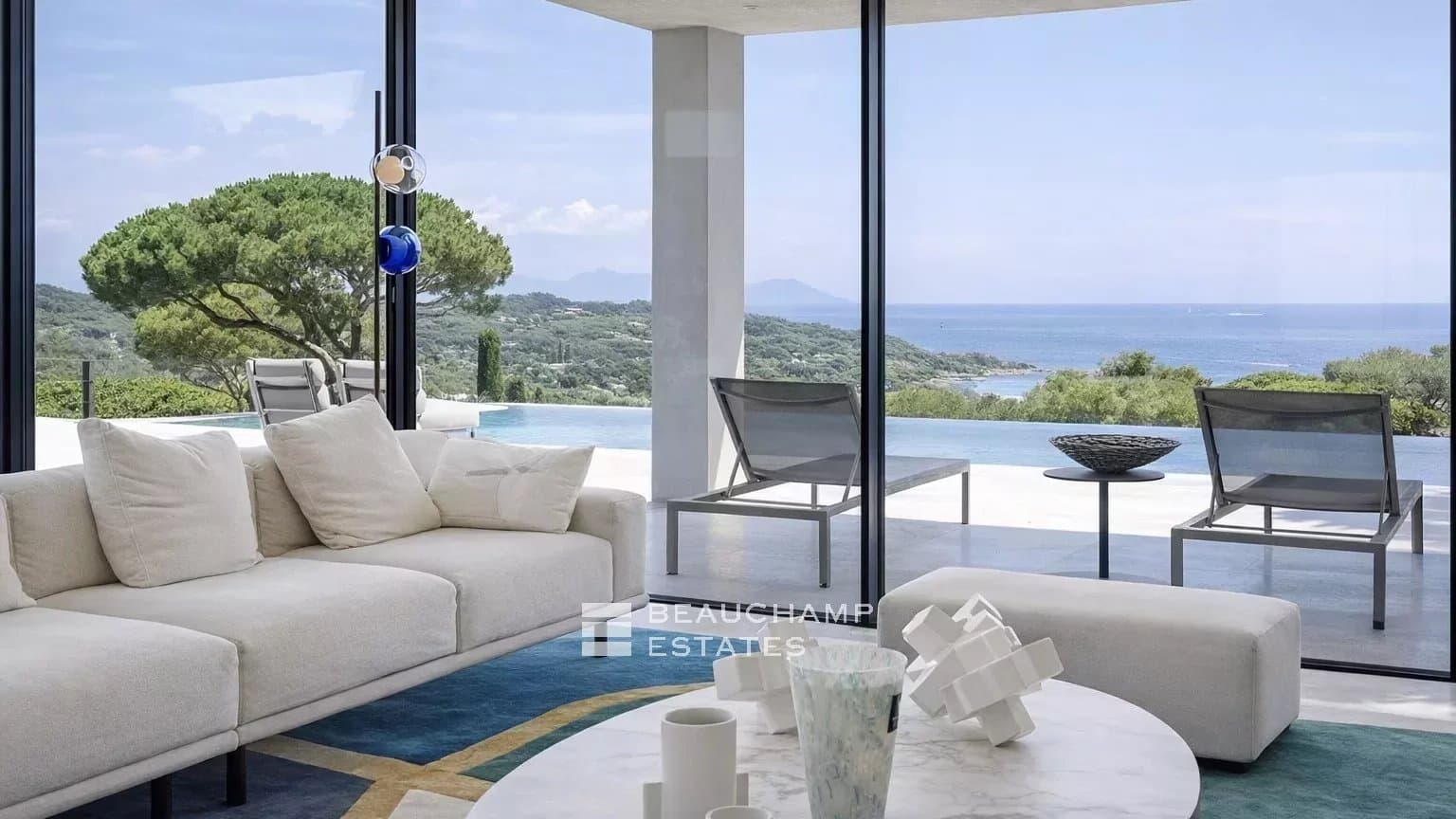 Exceptional contemporary property in the heart of a private domain Exceptional contemporary property in the heart of a private domain