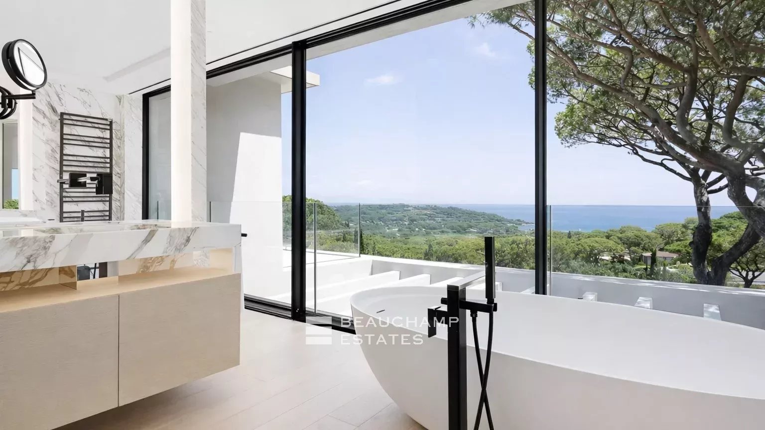 Exceptional contemporary property in the heart of a private domain Exceptional contemporary property in the heart of a private domain