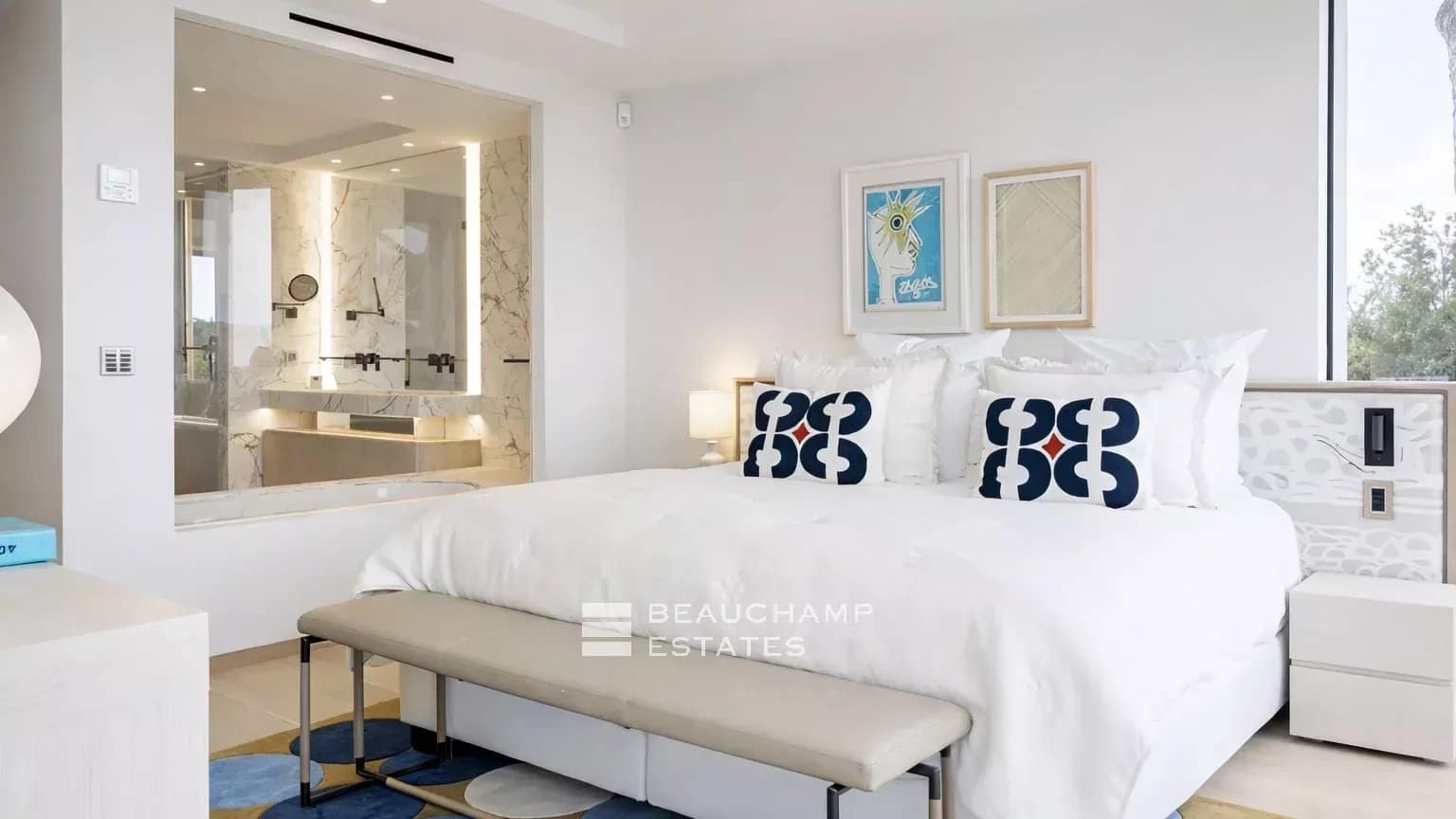 Exceptional contemporary property in the heart of a private domain Exceptional contemporary property in the heart of a private domain