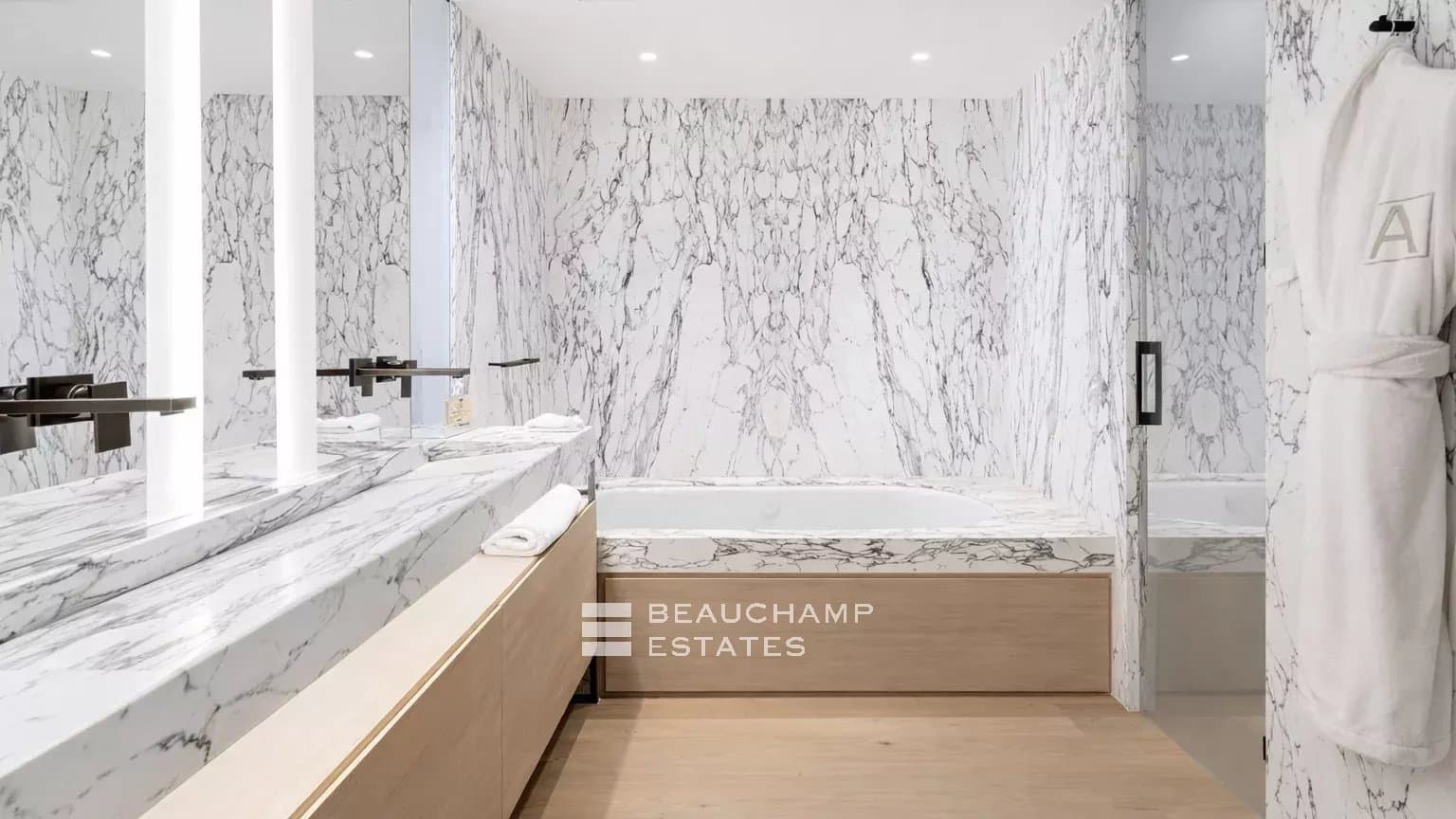 Exceptional contemporary property in the heart of a private domain Exceptional contemporary property in the heart of a private domain