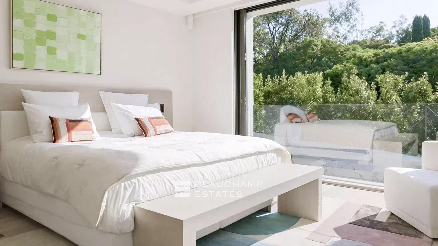 Exceptional contemporary property in the heart of a private domain Exceptional contemporary property in the heart of a private domain