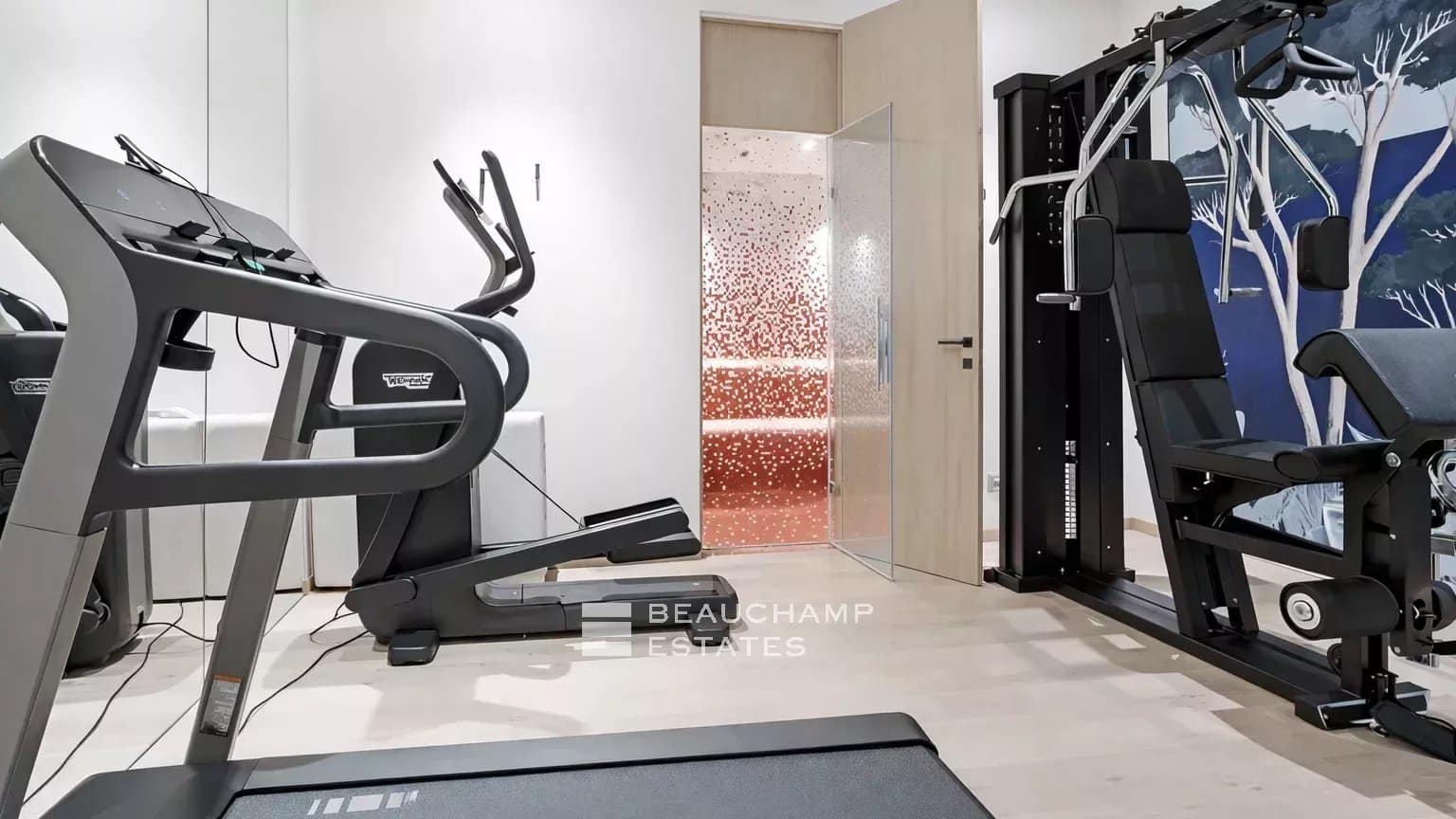 Exceptional contemporary property in the heart of a private domain Exceptional contemporary property in the heart of a private domain