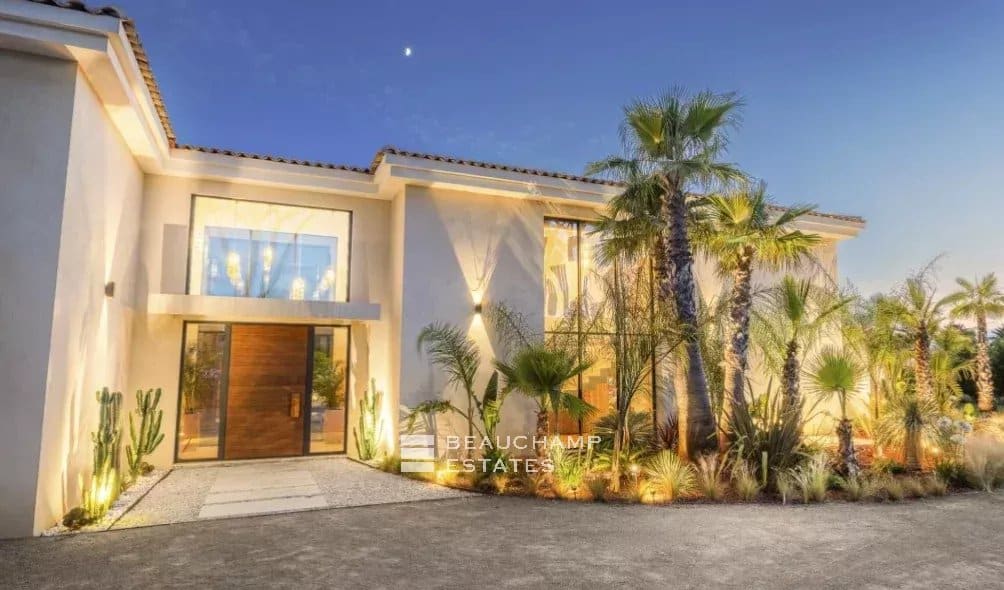Exceptional Contemporary Villa in a Gated Estate