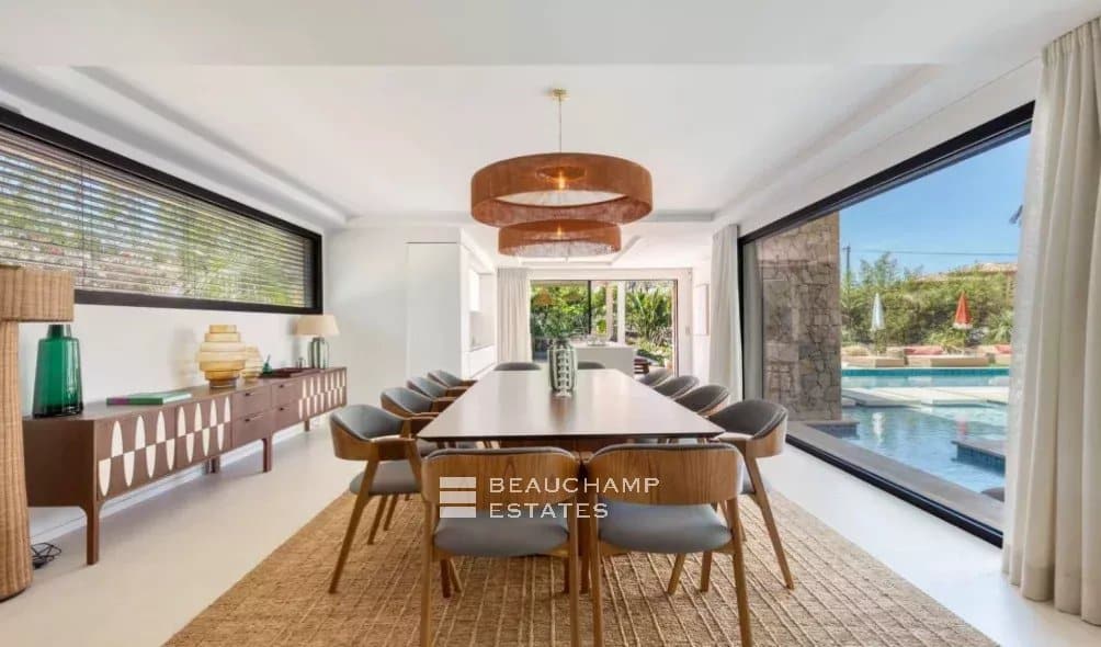 Exceptional Contemporary Villa in a Gated Estate