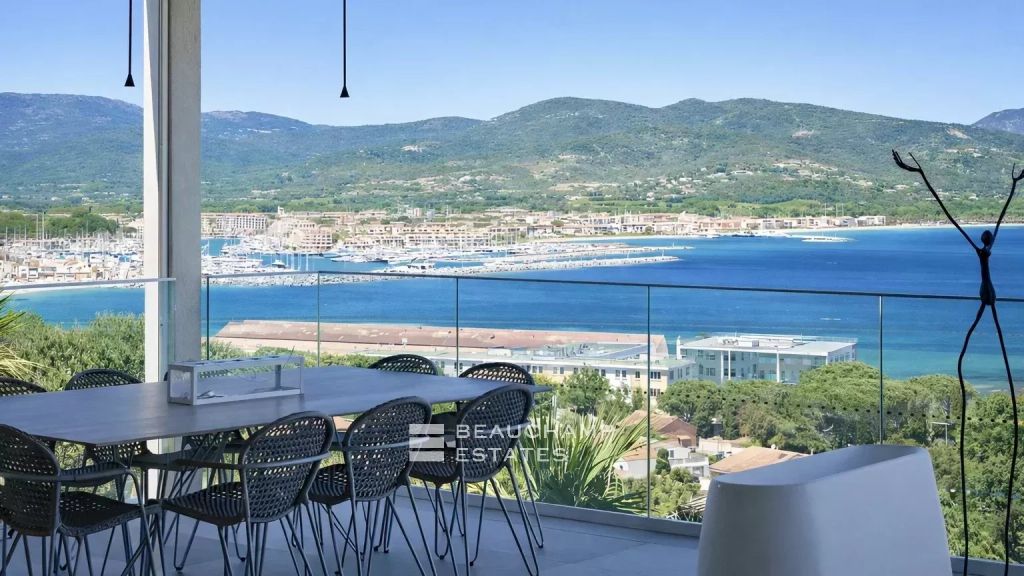 Exceptional contemporary villa set within a secure domain, enjoying panoramic views over the Saint-Tropez Bay.