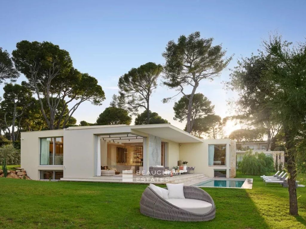 Exceptional Features – New Contemporary Villa, Cap d’Antibes, 4 Bedrooms, Pool & Spa