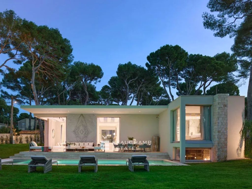 Exceptional Features – New Contemporary Villa, Cap d’Antibes, 4 Bedrooms, Pool & Spa