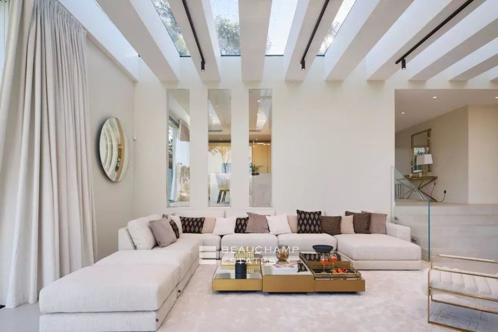 Exceptional Features – New Contemporary Villa, Cap d’Antibes, 4 Bedrooms, Pool & Spa