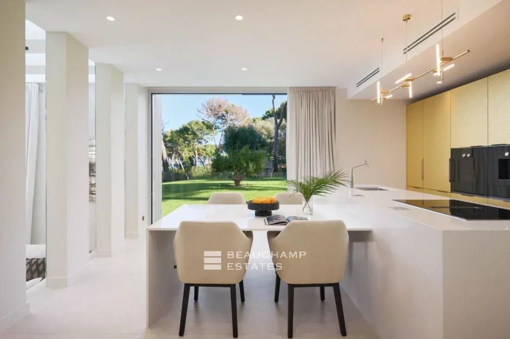 Exceptional Features – New Contemporary Villa, Cap d’Antibes, 4 Bedrooms, Pool & Spa