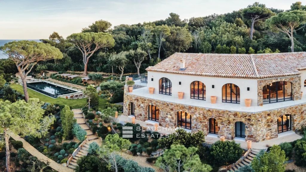 Exceptional luxury  domain in Saint-Tropez near the beach