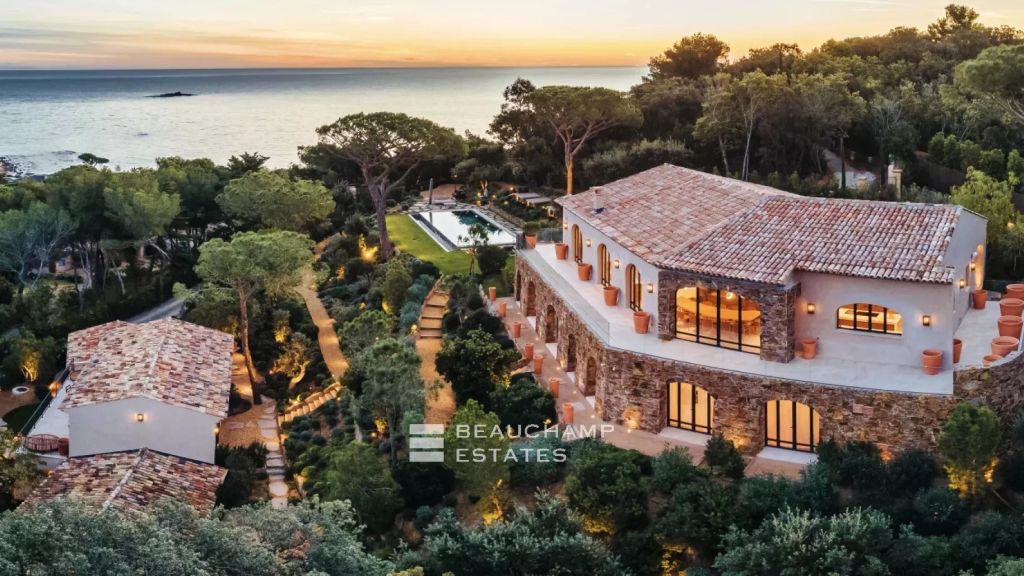 Exceptional luxury  domain in Saint-Tropez near the beach