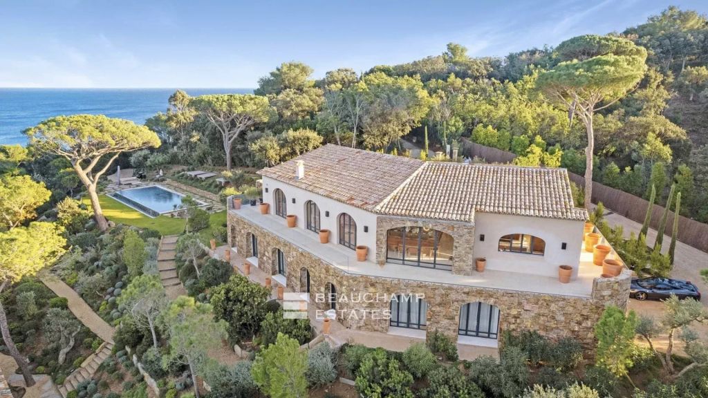 Exceptional luxury  domain in Saint-Tropez near the beach