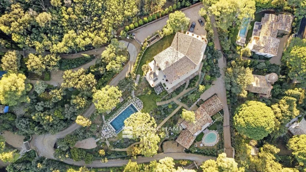 Exceptional luxury  domain in Saint-Tropez near the beach