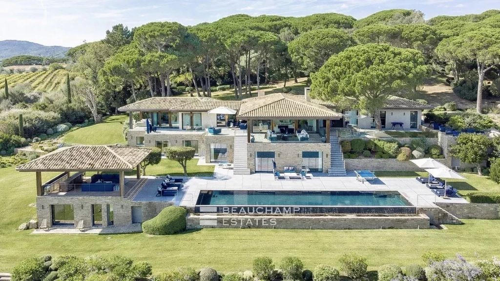 Exceptional luxury villa close to the beaches of Tahiti and Saint-Tropez