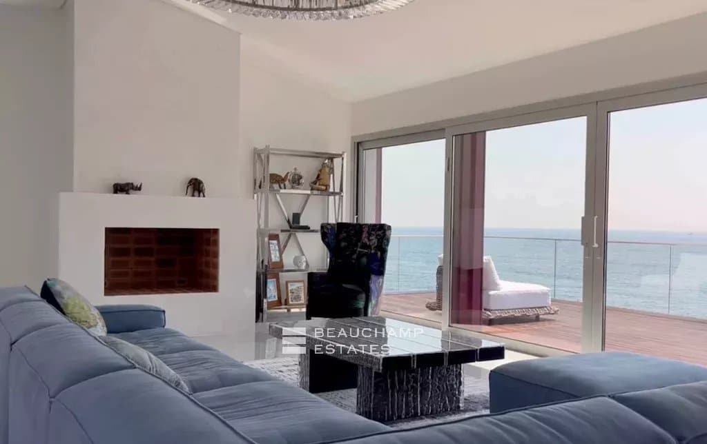 Exceptional new waterfront villa with ultra-luxury features