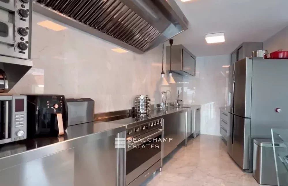 Exceptional new waterfront villa with ultra-luxury features