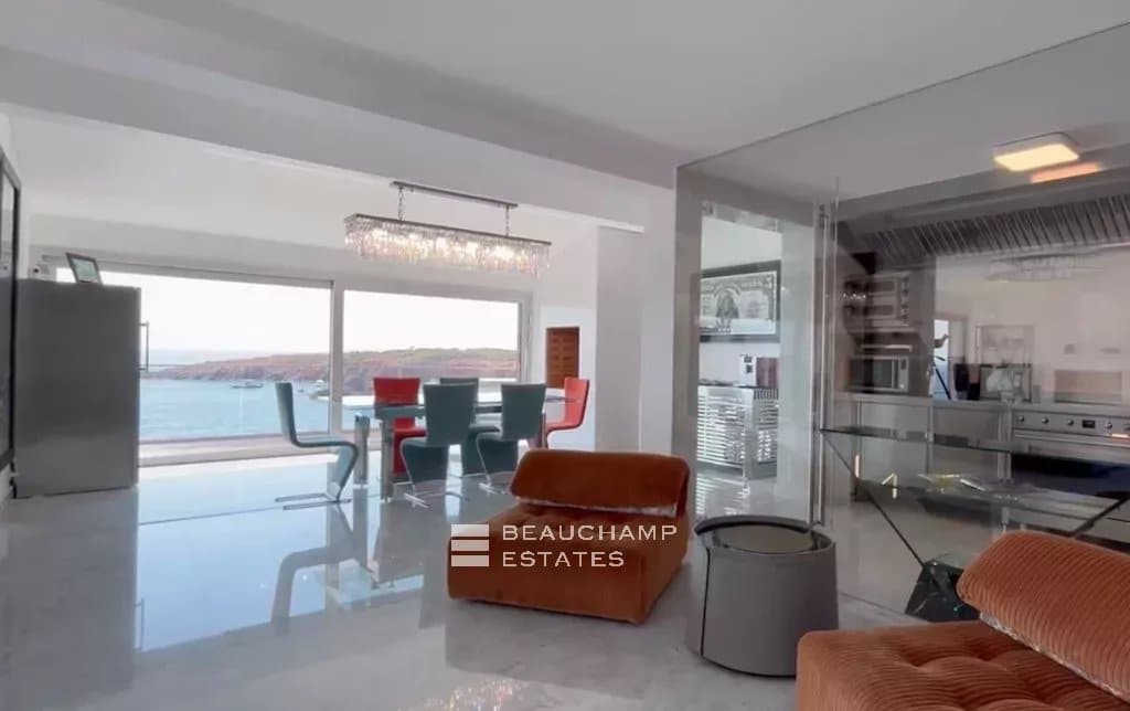 Exceptional new waterfront villa with ultra-luxury features