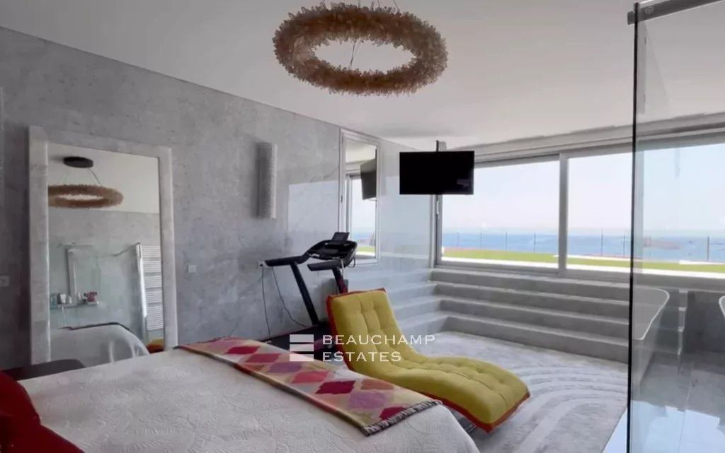 Exceptional new waterfront villa with ultra-luxury features