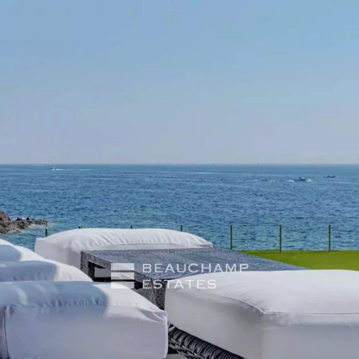 Exceptionnelle Villa neuve pieds dans l&rsquo;eau prestations ultra-luxe