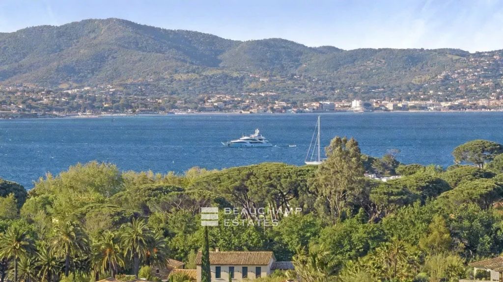 Exceptional Private Estate at the Gateway to Saint-Tropez