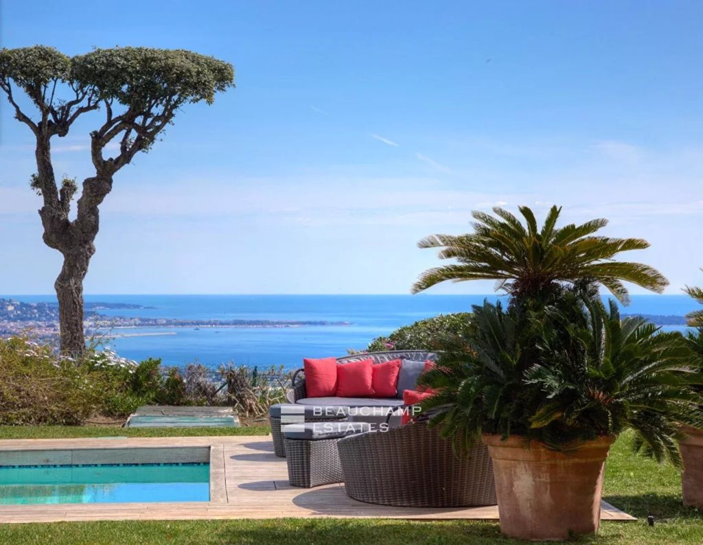 EXCEPTIONAL RESIDENCE WITH BREATHTAKING SEA VIEW