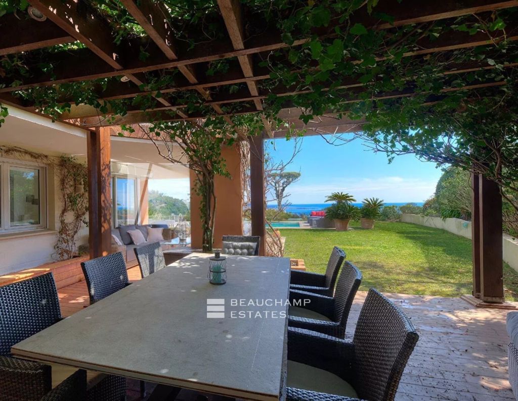 EXCEPTIONAL RESIDENCE WITH BREATHTAKING SEA VIEW