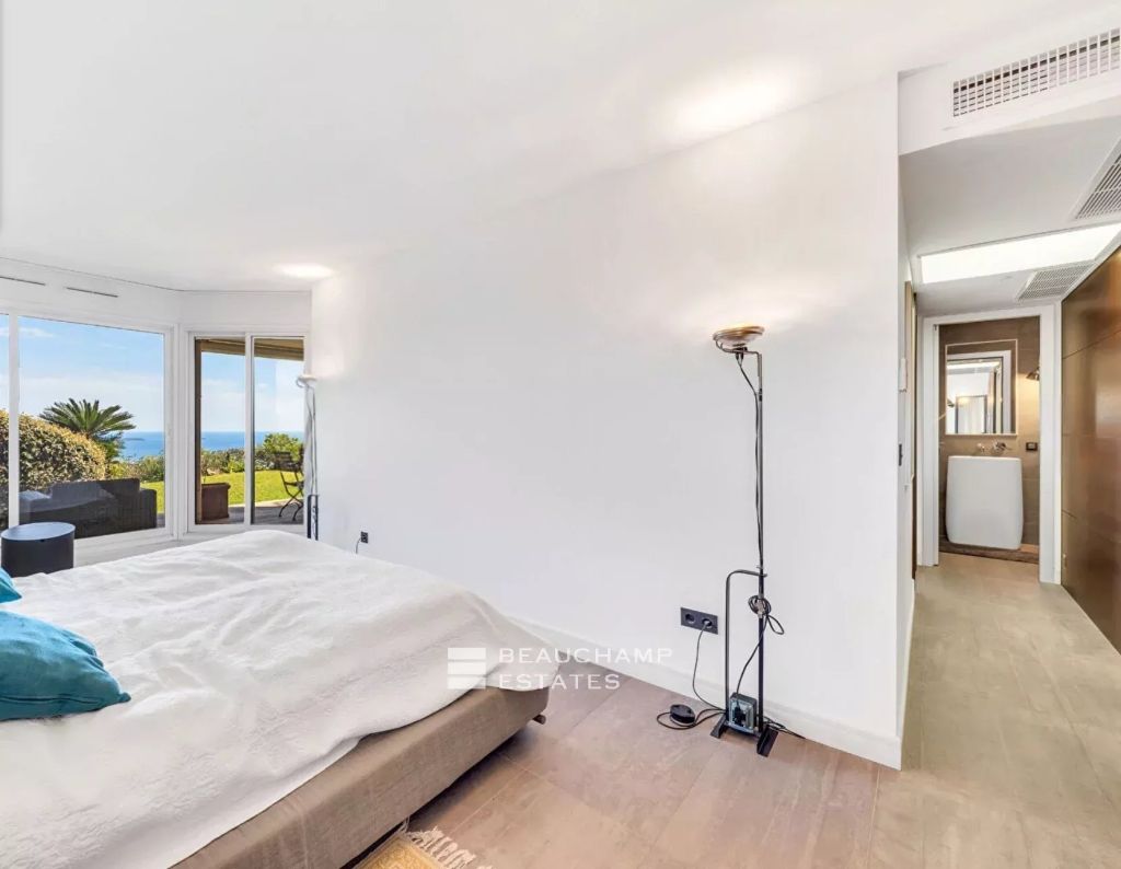 EXCEPTIONAL RESIDENCE WITH BREATHTAKING SEA VIEW