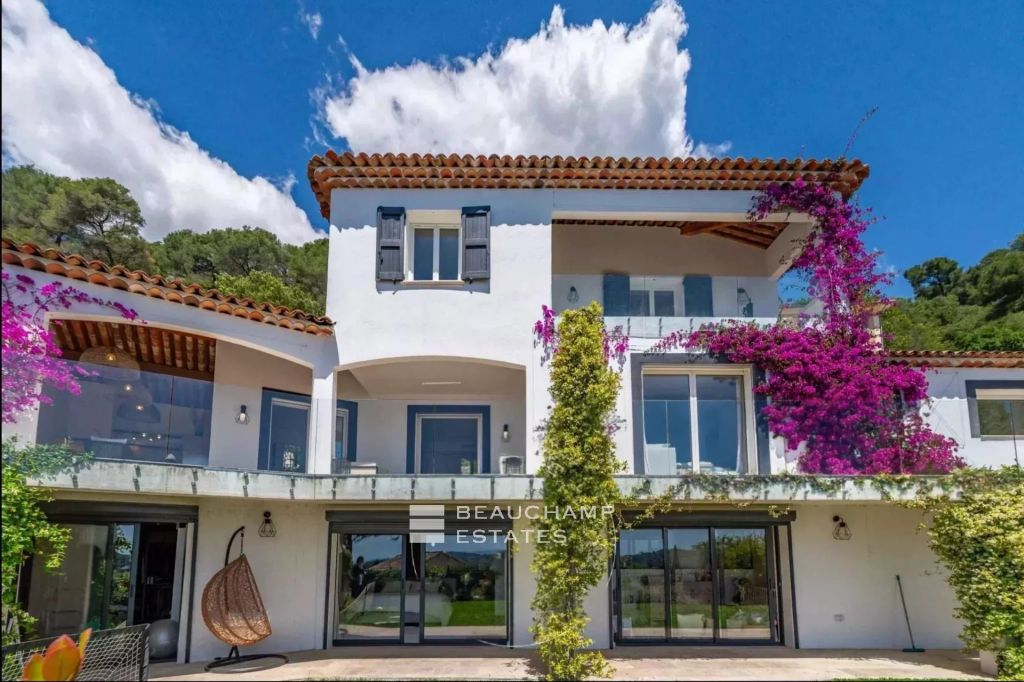 Exceptional Seaviews – 5-Bedroom Villa