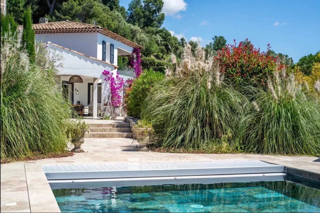 Exceptional Seaviews – 5-Bedroom Villa