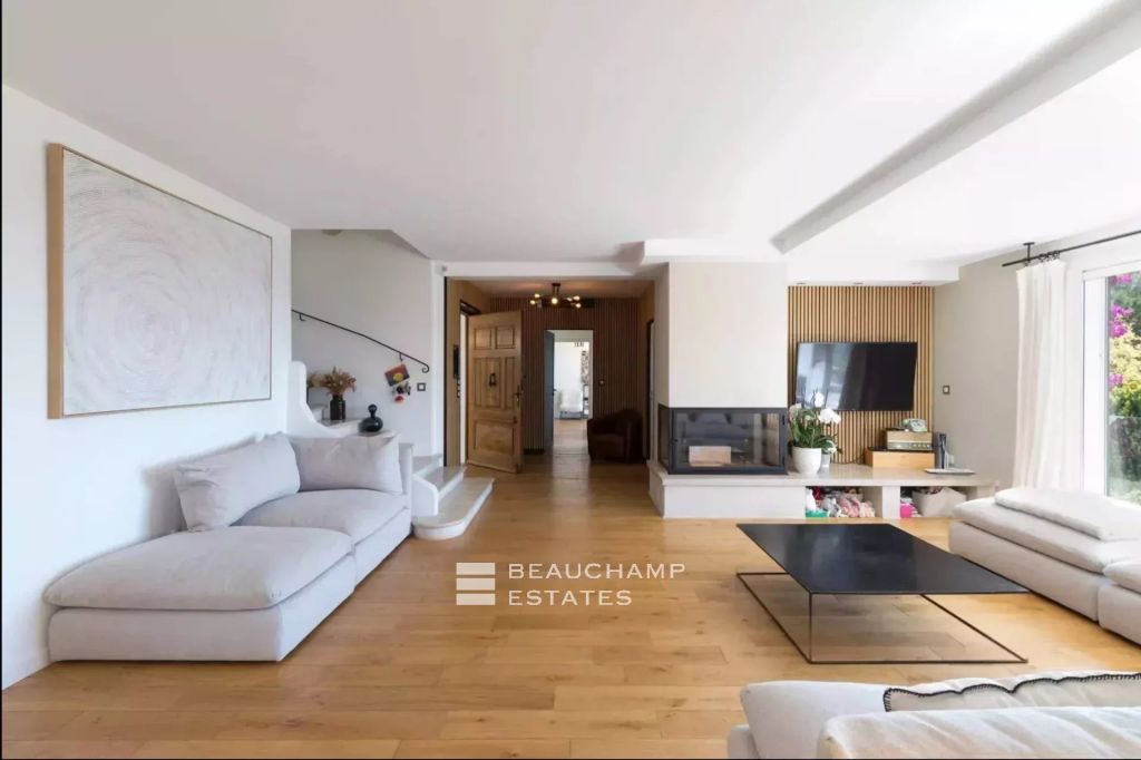 Exceptional Seaviews – 5-Bedroom Villa