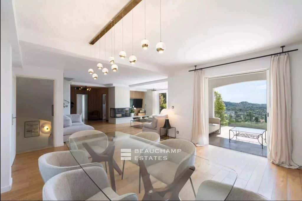 Exceptional Seaviews – 5-Bedroom Villa