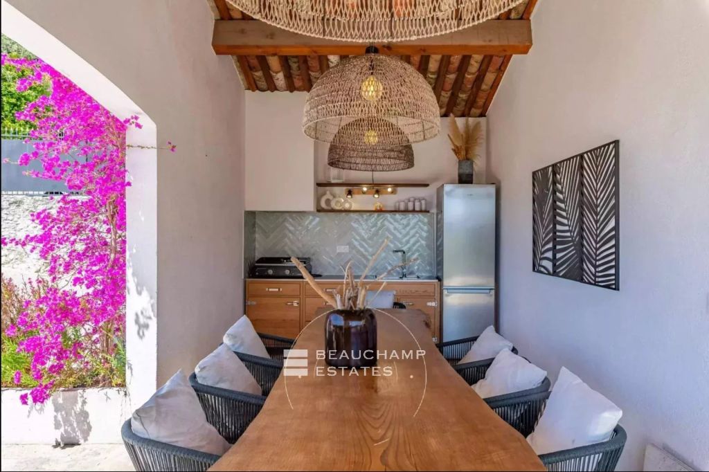 Exceptional Seaviews – 5-Bedroom Villa