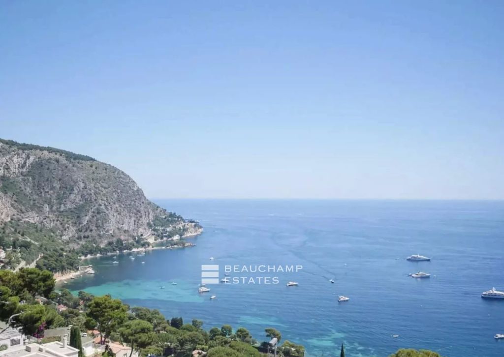 Exceptional Villa with Panoramic Sea View – 10 Minutes from Monaco