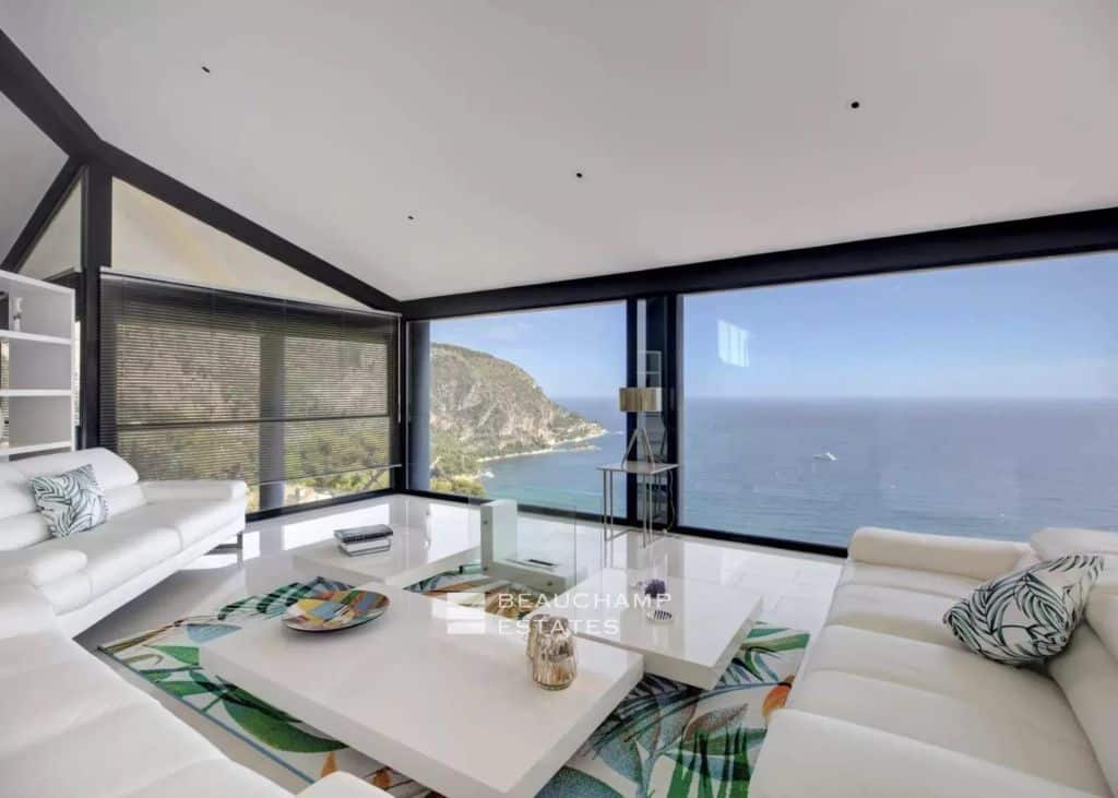Exceptional Villa with Panoramic Sea View – 10 Minutes from Monaco