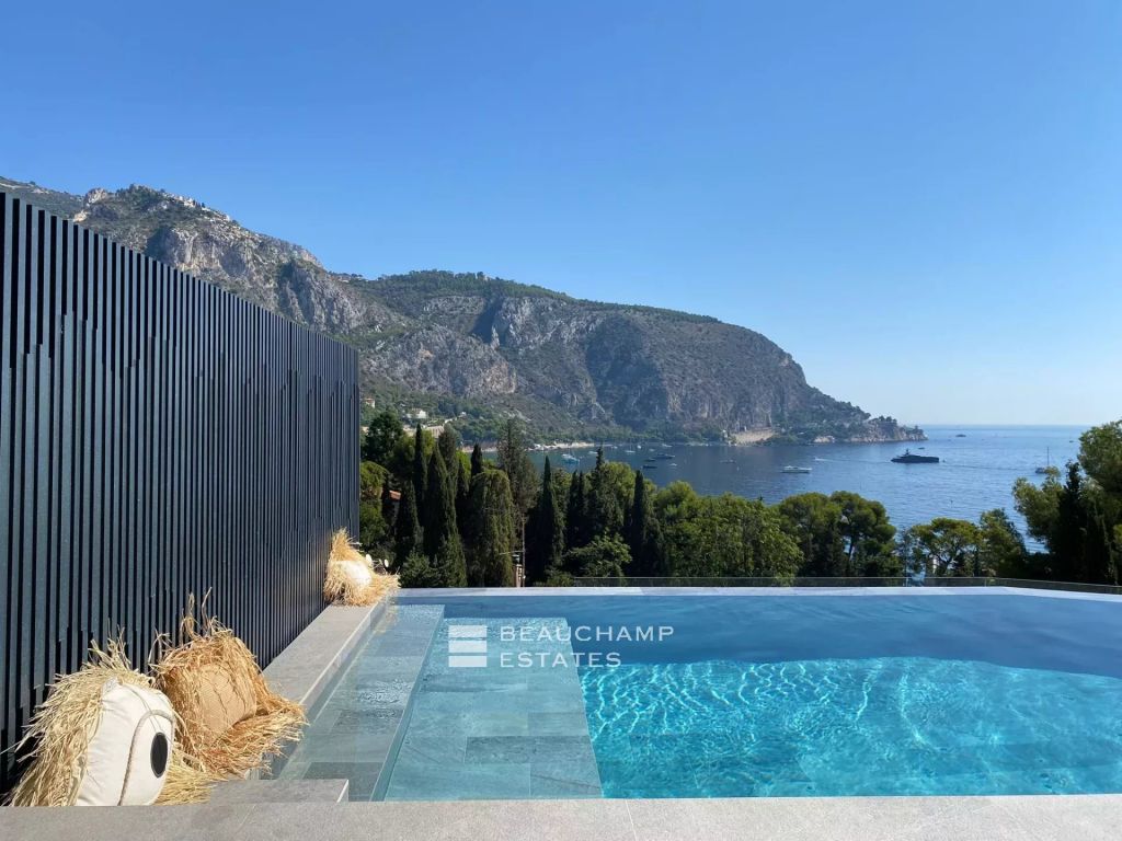 Exceptional Villa with Panoramic Views – Near Monaco