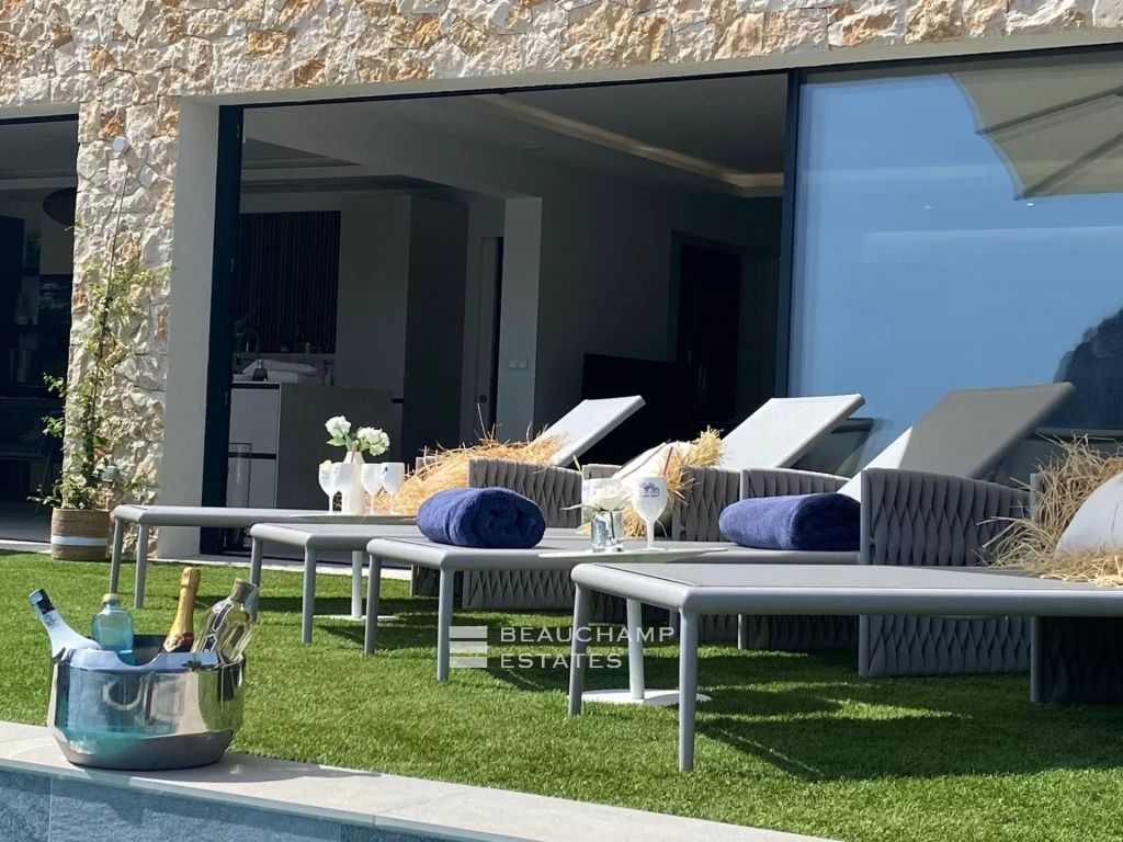 Exceptional Villa with Panoramic Views – Near Monaco